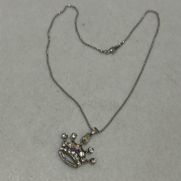 Princess crown silver rhinestone necklace - Picture 3 of 5
